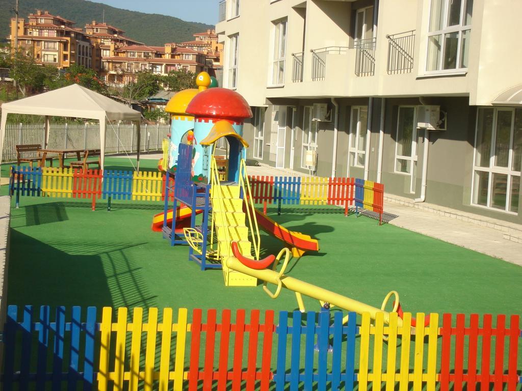 Menada Butterfly Apartment Sveti Vlas Exterior photo