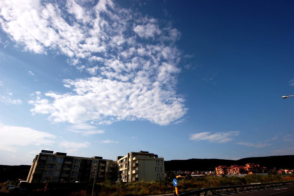Menada Butterfly Apartment Sveti Vlas Exterior photo
