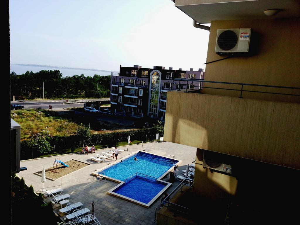 Menada Butterfly Apartment Sveti Vlas Exterior photo