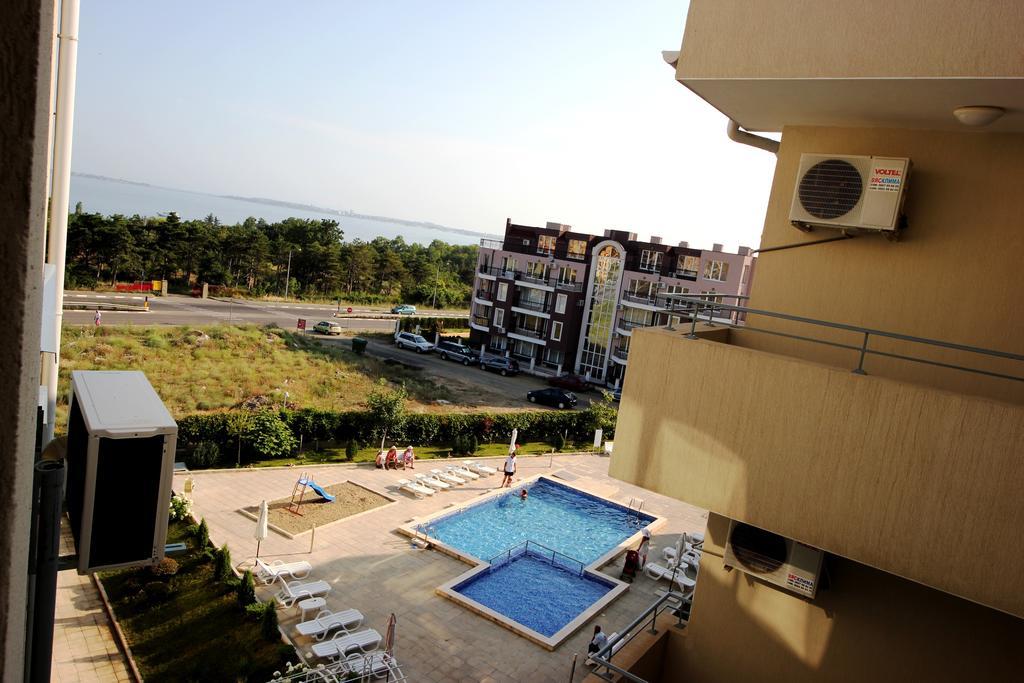 Menada Butterfly Apartment Sveti Vlas Exterior photo