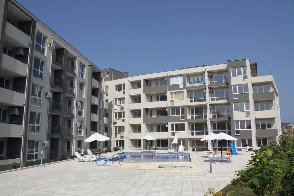 Menada Butterfly Apartment Sveti Vlas Exterior photo