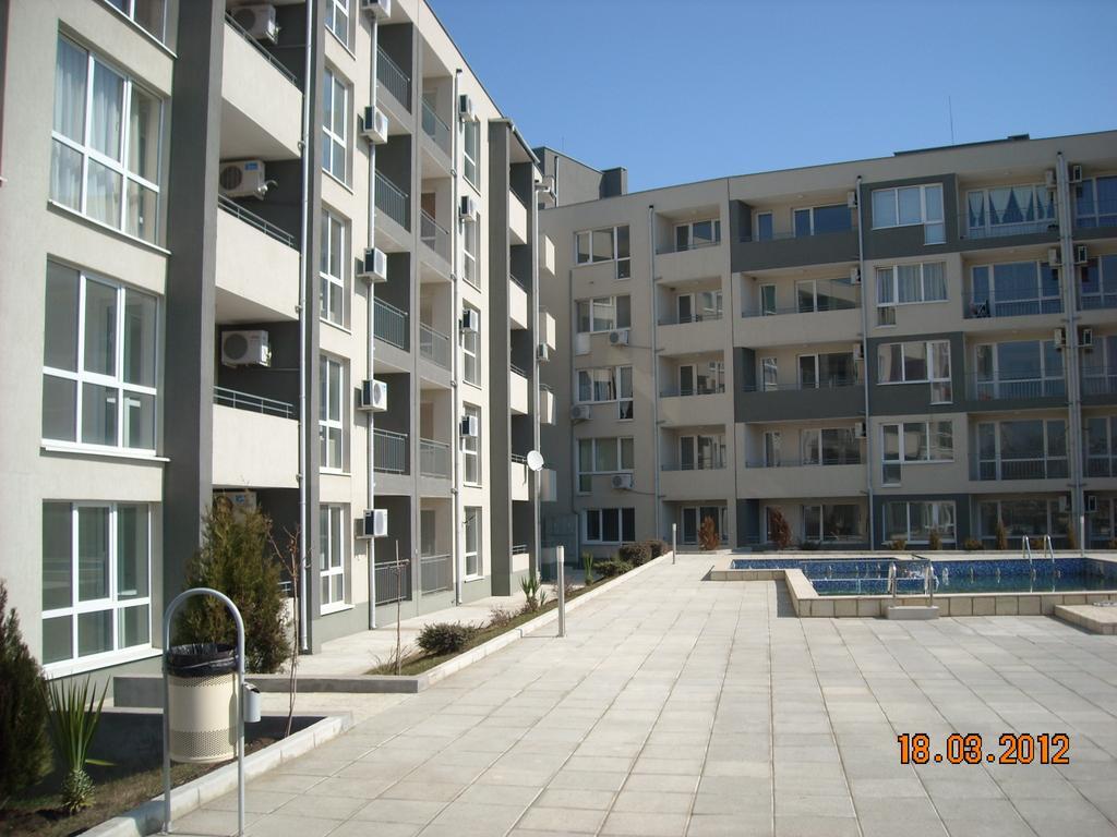 Menada Butterfly Apartment Sveti Vlas Exterior photo