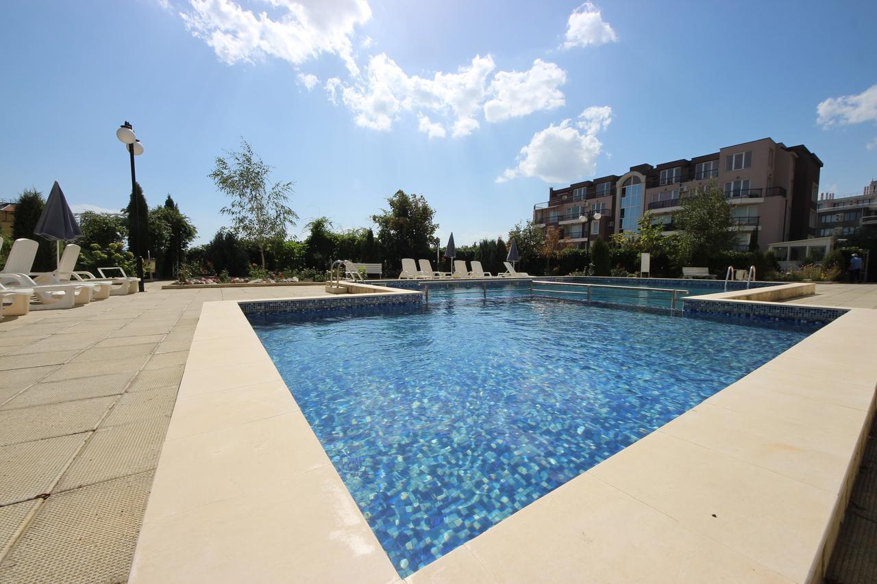 Menada Butterfly Apartment Sveti Vlas Exterior photo